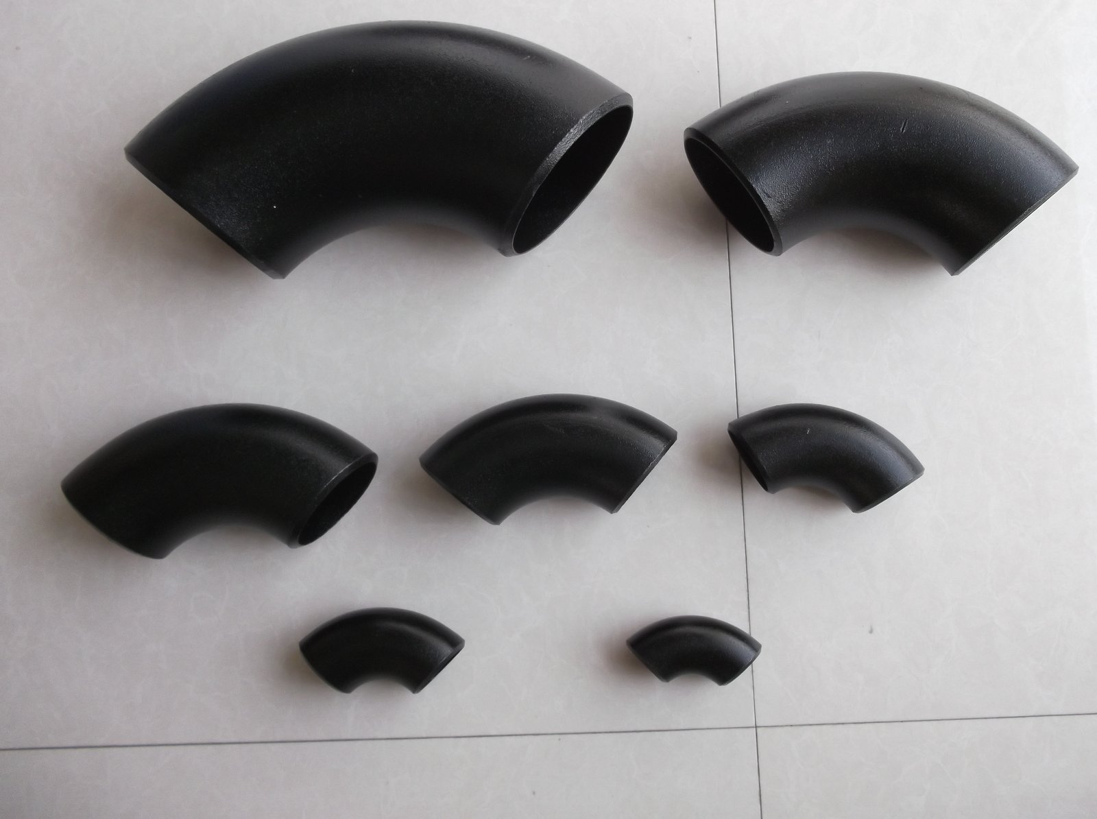 Butt-weld 90° elbows, assorted sizes – Elbows and fittings