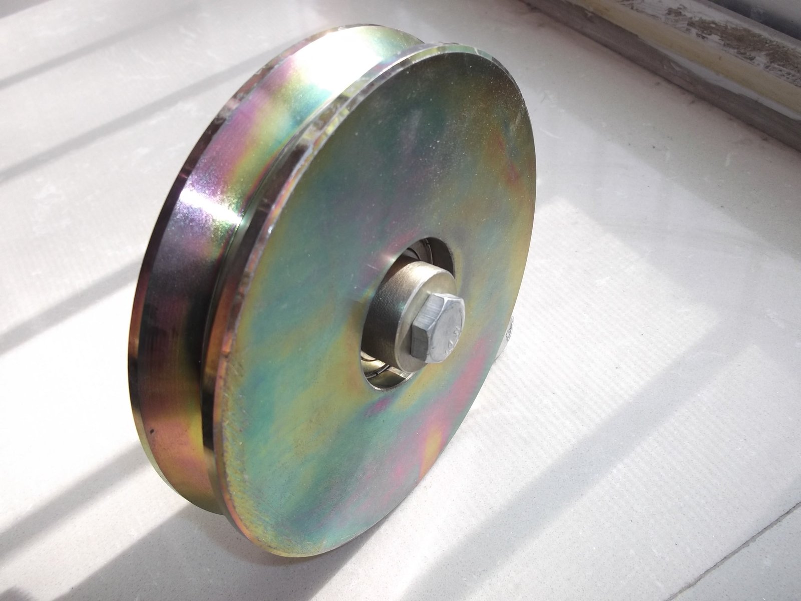 Zinc-plated V-groove wheel with bolt – V-groove wheels