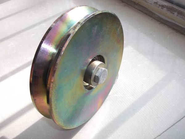 Zinc-plated V-groove wheel with bolt – V-groove wheels